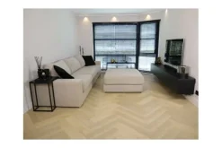 Rechte Banken-Be Inspired Bank Napels